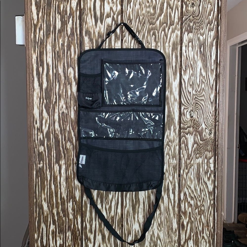 🚗 car organizer